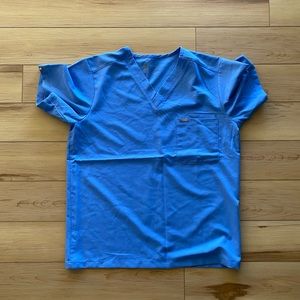 Men’s FIGS scrub top